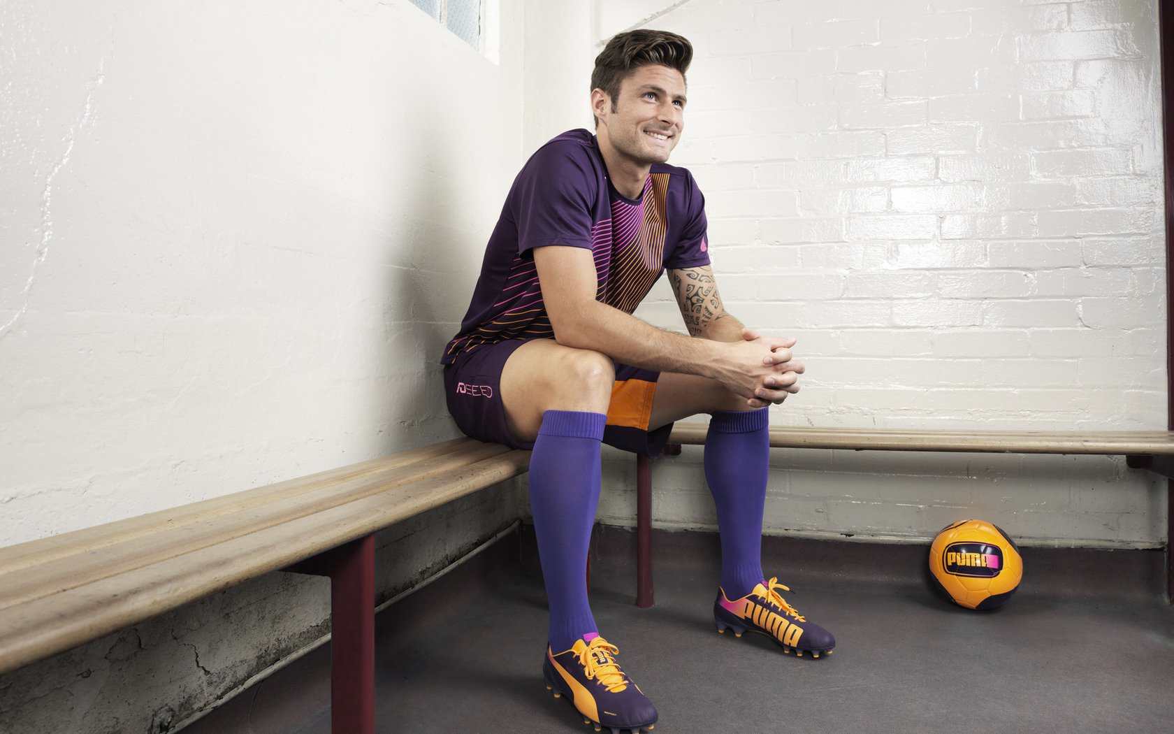 德甲争冠战之夜，萨拉赫舞台越大越强